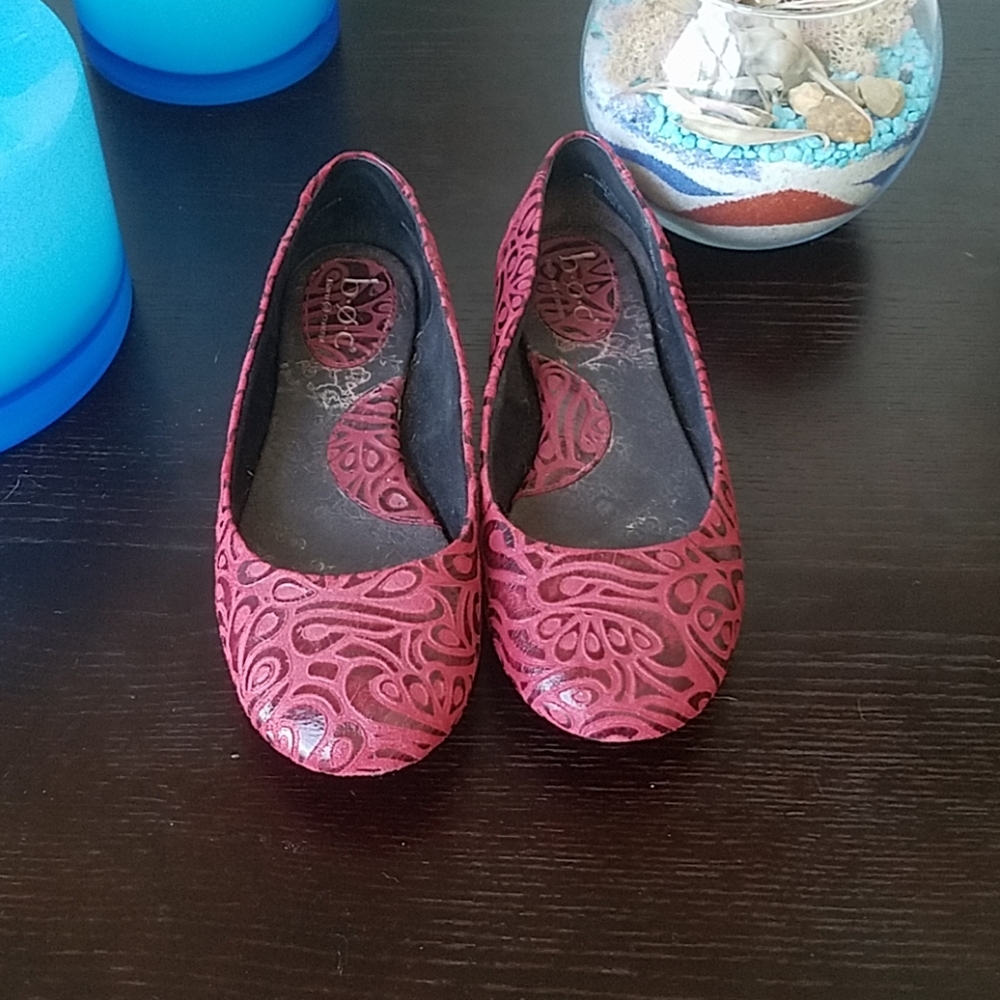 Flat shoes